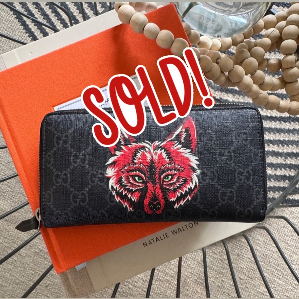 GUCCI GG Supreme Wolf Black Continental Zip Unisex Wallet. Excellent condition.
